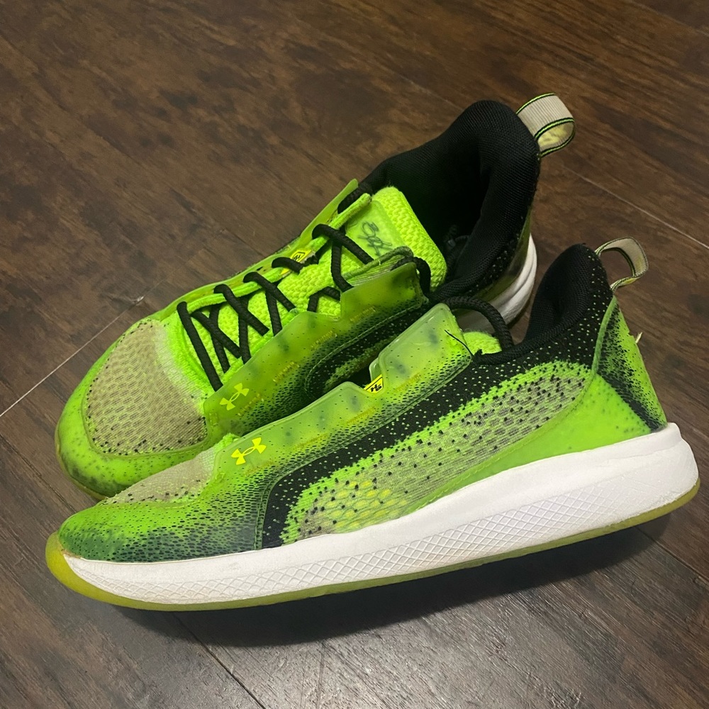 Bryce Harper 6 Turf Baseball Shoes — size 8.5